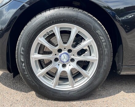 Mercedes-Benz C Class C200 SE 13