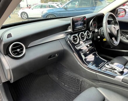 Mercedes-Benz C Class C200 SE 17