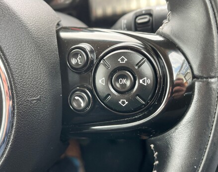 Mini Hatch COOPER EXCLUSIVE 49