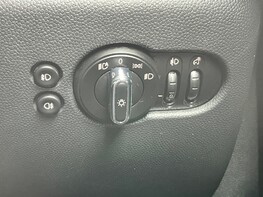 Mini Hatch COOPER EXCLUSIVE 52