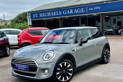 Mini Hatch COOPER EXCLUSIVE