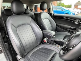 Mini Hatch COOPER EXCLUSIVE 54