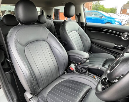 Mini Hatch COOPER EXCLUSIVE 54