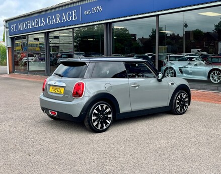 Mini Hatch COOPER EXCLUSIVE 8