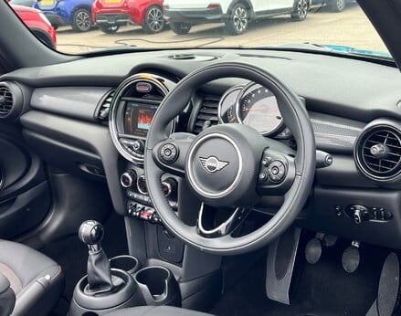 Mini Convertible COOPER CLASSIC 22