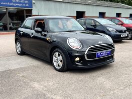 Mini Hatch COOPER 4