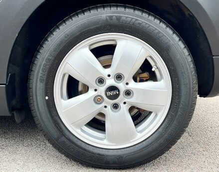 Mini Hatch COOPER 13