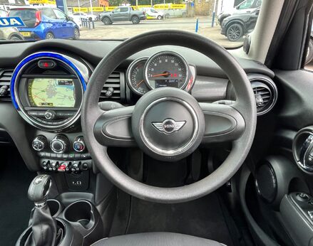 Mini Hatch COOPER 18