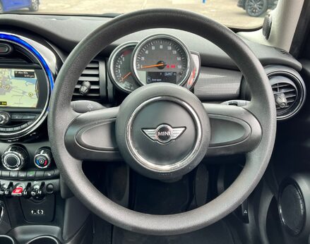 Mini Hatch COOPER 19