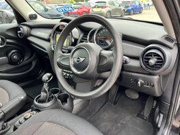 Mini Hatch COOPER 17