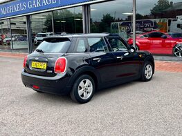 Mini Hatch COOPER 8