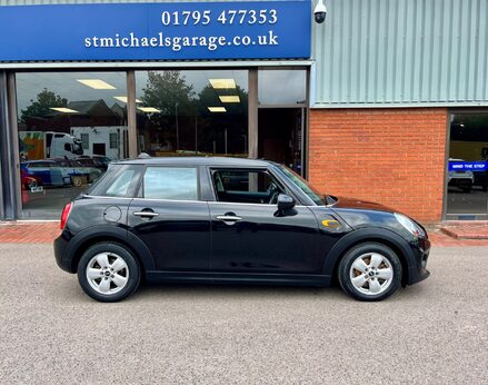 Mini Hatch COOPER 10