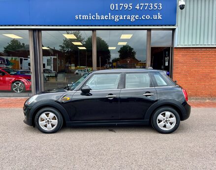 Mini Hatch COOPER 11