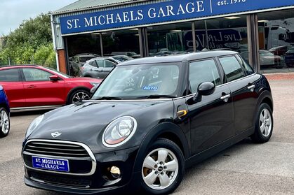 Mini Hatch COOPER