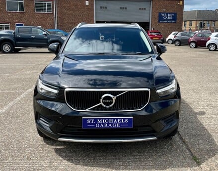 Volvo XC40 D3 MOMENTUM 5