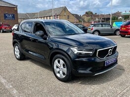Volvo XC40 D3 MOMENTUM 4