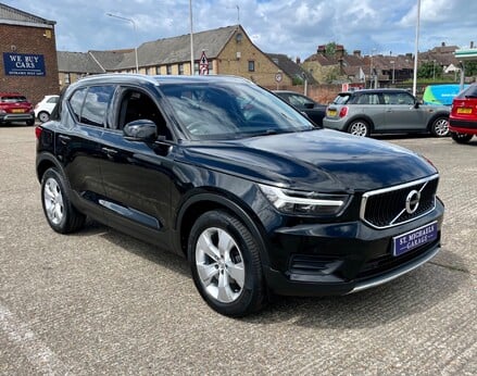 Volvo XC40 D3 MOMENTUM 4
