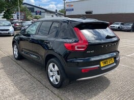 Volvo XC40 D3 MOMENTUM 9