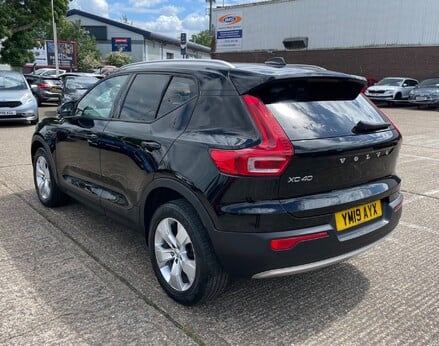 Volvo XC40 D3 MOMENTUM 9