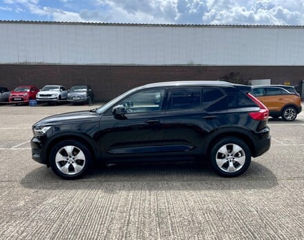 Volvo XC40 D3 MOMENTUM 11