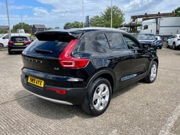 Volvo XC40 D3 MOMENTUM 8