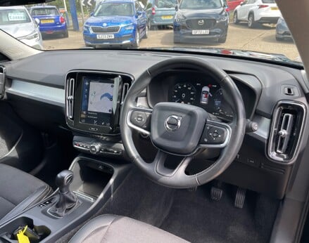 Volvo XC40 D3 MOMENTUM 17