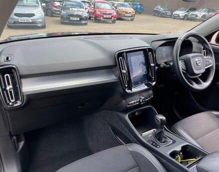 Volvo XC40 D3 MOMENTUM 30