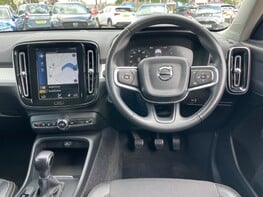 Volvo XC40 D3 MOMENTUM 18