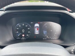 Volvo XC40 D3 MOMENTUM 20