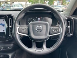 Volvo XC40 D3 MOMENTUM 19