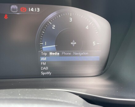 Volvo XC40 D3 MOMENTUM 28