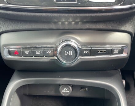 Volvo XC40 D3 MOMENTUM 49