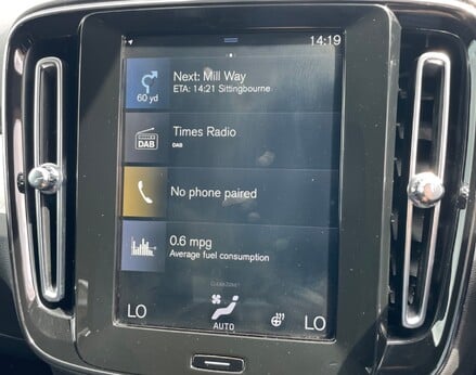 Volvo XC40 D3 MOMENTUM 32