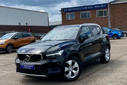 Volvo XC40 D3 MOMENTUM