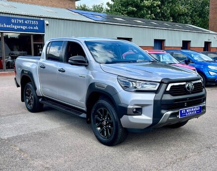 Toyota Hilux INVINCIBLE X 4WD D-4D DCB 3