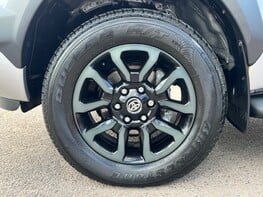 Toyota Hilux INVINCIBLE X 4WD D-4D DCB 13