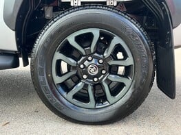 Toyota Hilux INVINCIBLE X 4WD D-4D DCB 14