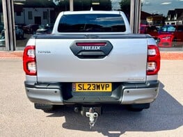 Toyota Hilux INVINCIBLE X 4WD D-4D DCB 6