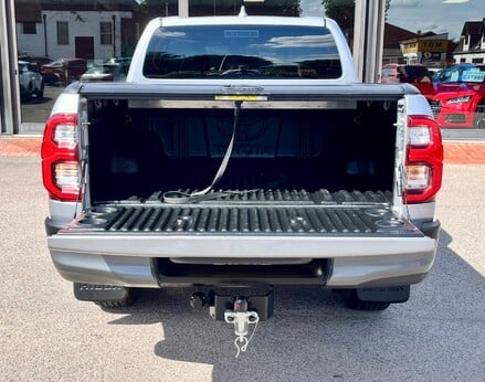 Toyota Hilux INVINCIBLE X 4WD D-4D DCB 67