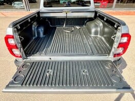 Toyota Hilux INVINCIBLE X 4WD D-4D DCB 69