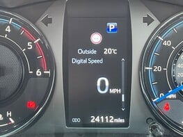 Toyota Hilux INVINCIBLE X 4WD D-4D DCB 22