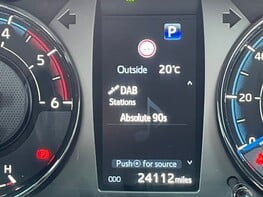 Toyota Hilux INVINCIBLE X 4WD D-4D DCB 27