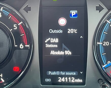 Toyota Hilux INVINCIBLE X 4WD D-4D DCB 27