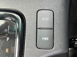Toyota Hilux INVINCIBLE X 4WD D-4D DCB 48