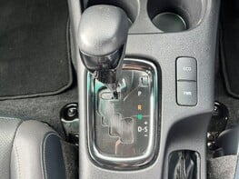 Toyota Hilux INVINCIBLE X 4WD D-4D DCB 49
