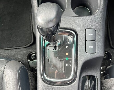 Toyota Hilux INVINCIBLE X 4WD D-4D DCB 49