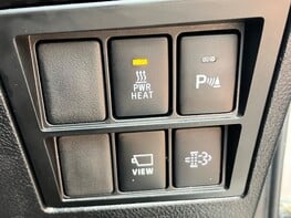 Toyota Hilux INVINCIBLE X 4WD D-4D DCB 57