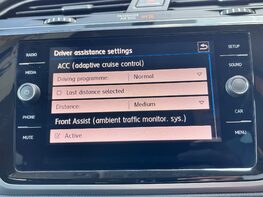 Volkswagen Touran SE TDI 36