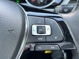 Volkswagen Touran SE TDI 46