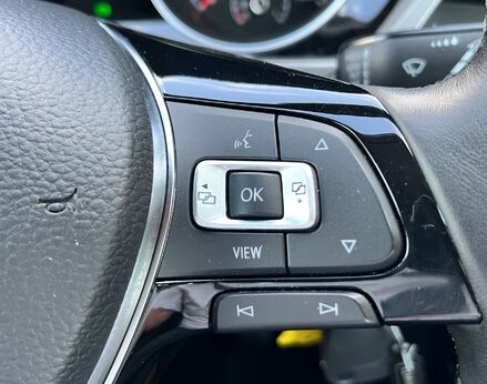 Volkswagen Touran SE TDI 46